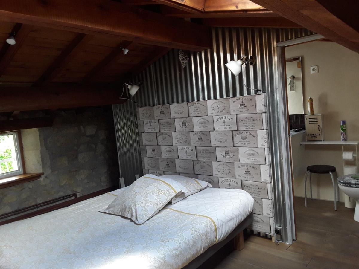 Bed and Breakfast La Girondine Galgon Екстер'єр фото