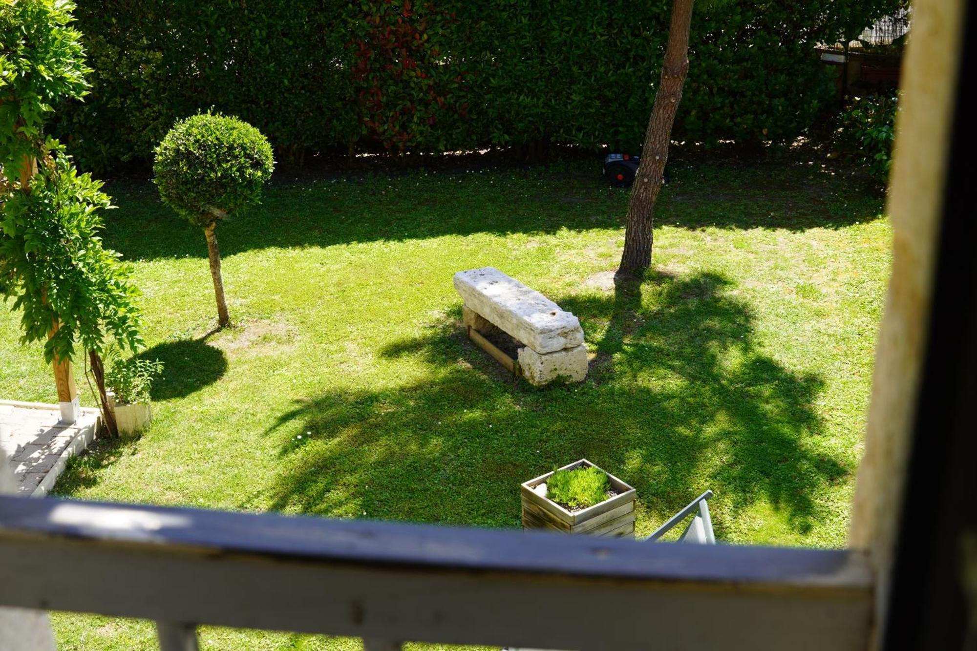 Bed and Breakfast La Girondine Galgon Екстер'єр фото