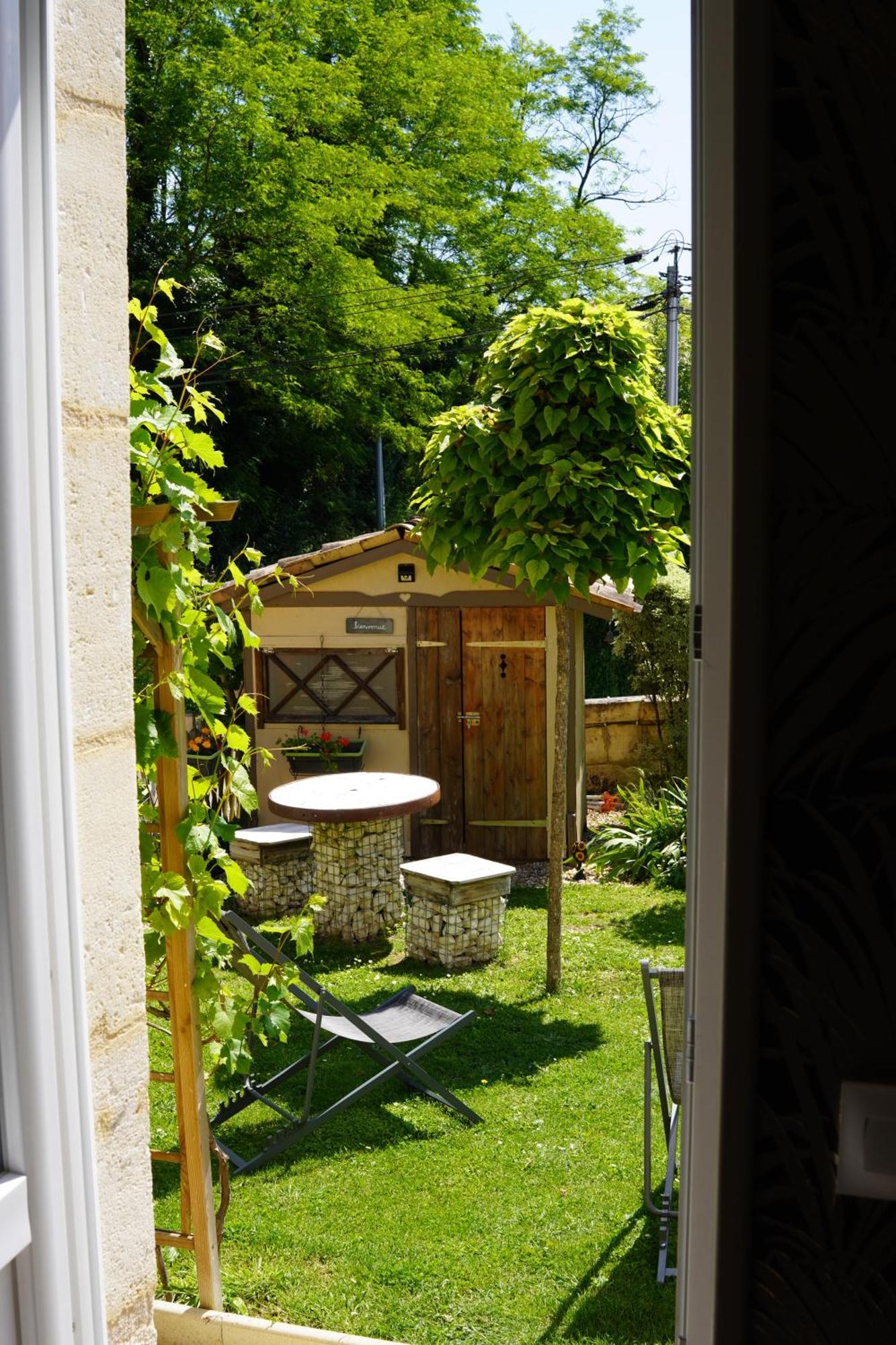 Bed and Breakfast La Girondine Galgon Екстер'єр фото